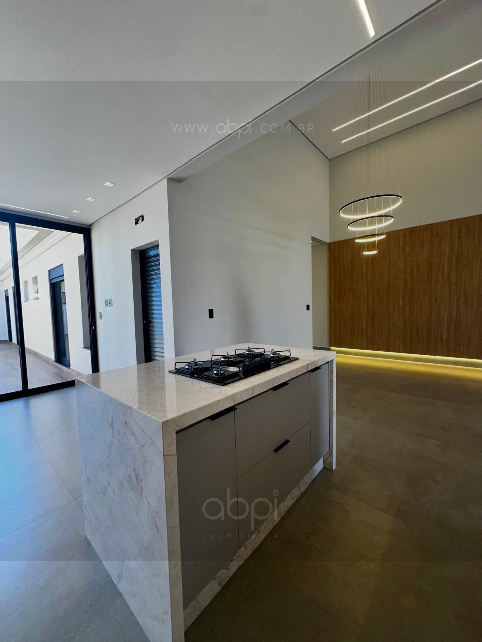 Casa de Luxo no Condomínio Gran Reserve em Indaiatuba-SP: 3 suítes, 4 vagas, área de 205m². Por R$ 1.990.000,00! ABPI