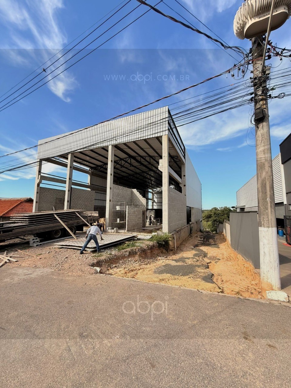 Galpão de 872,51 m² em Itu-SP: oportunidade única para seu negócio! Negócio! Investimento! Especial! Grande oportunidade! ABPI