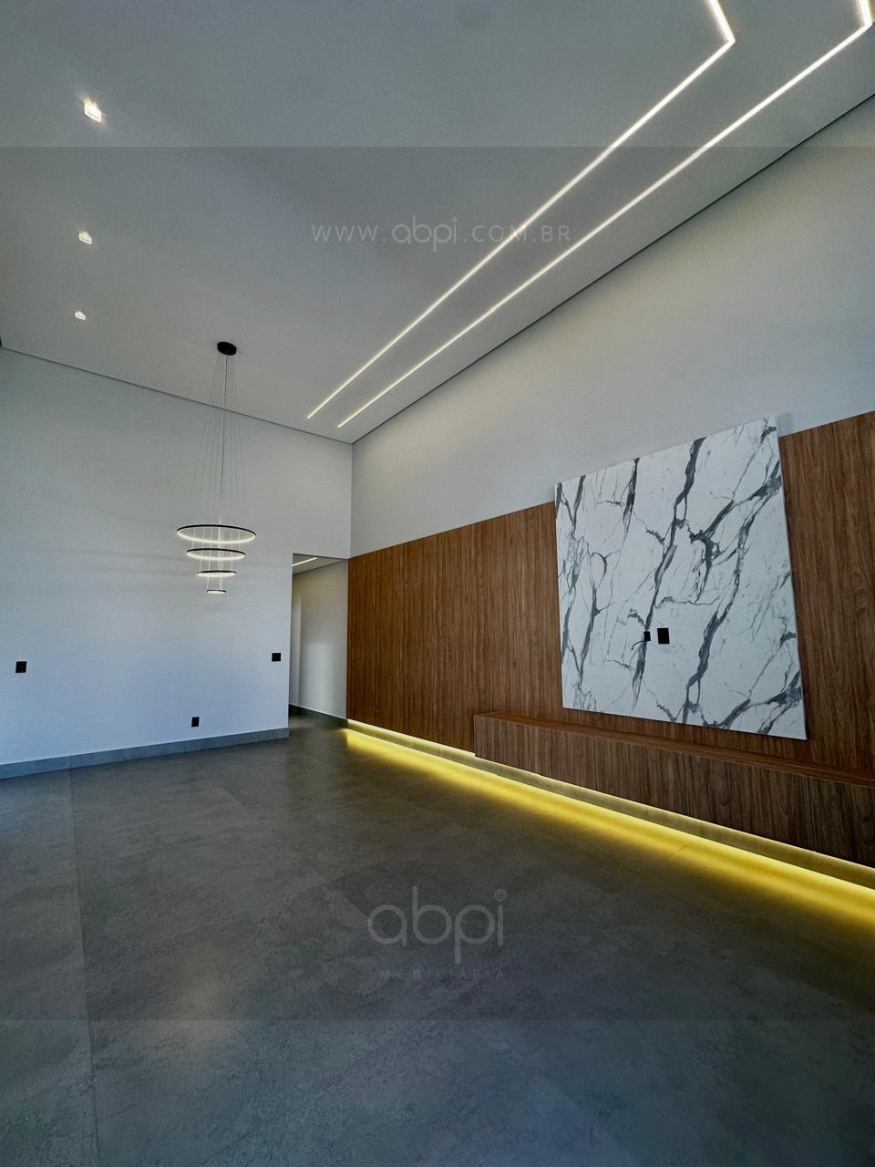 Casa de Luxo no Condomínio Gran Reserve em Indaiatuba-SP: 3 suítes, 4 vagas, área de 205m². Por R$ 1.990.000,00! ABPI