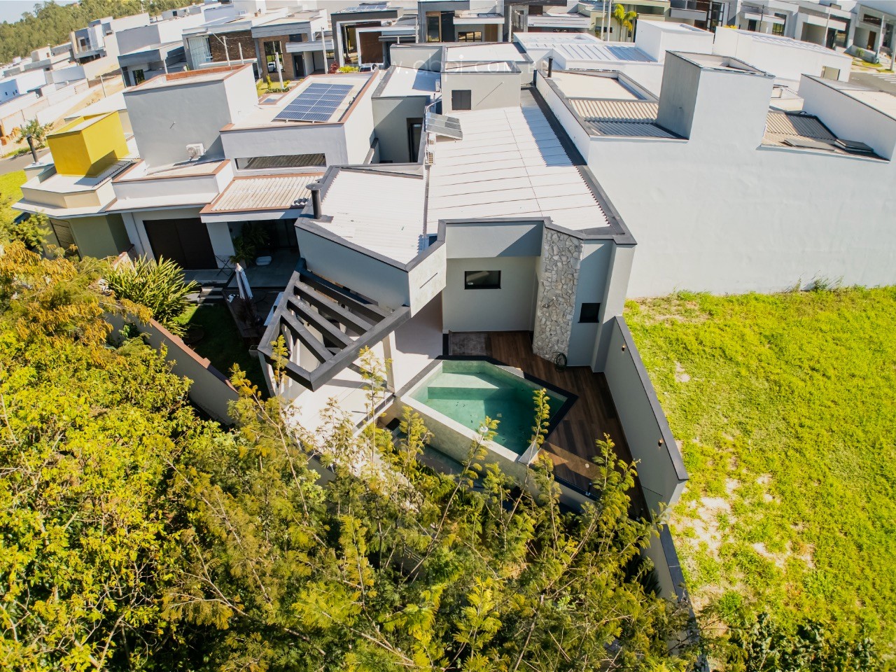 Imperdível: Casa de alto padrão no Park Gran Reserve, Indaiatuba-SP. 3 suítes, área gourmet, piscina aquecida e muito mais por R$1.930.000,00! ABPI