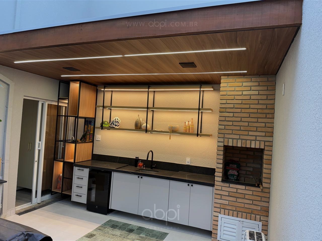 Casa de alto padrão no Jardim Montreal Residence em Indaiatuba-SP: 3 suítes, jacuzzi, vista para a natureza. Por R$1.500.000. Oportunidade! ABPI