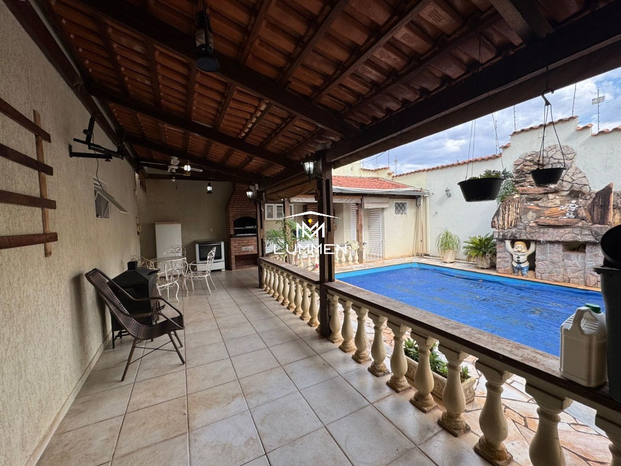 Casa, 3 quartos, 264 m² - Foto 1
