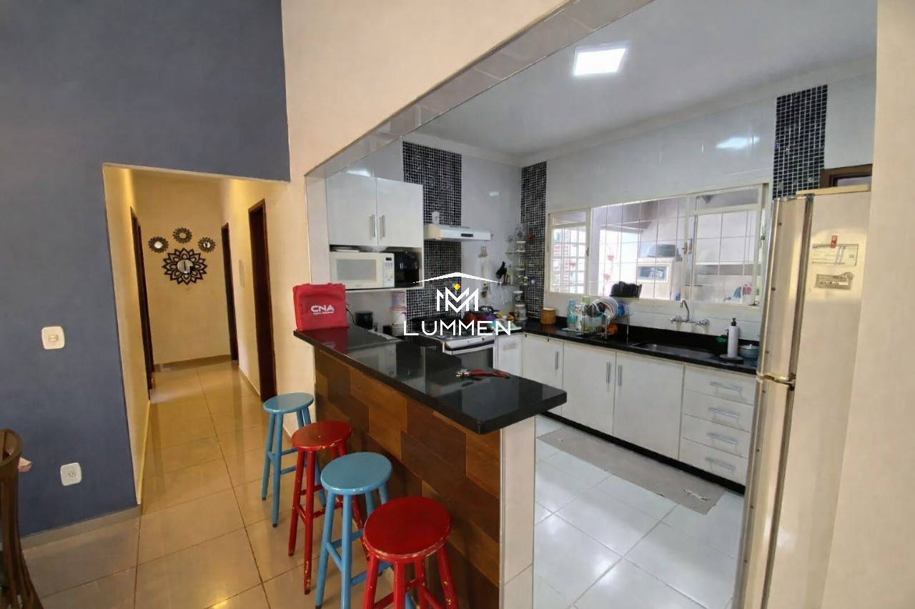 Casa, 3 quartos, 165 m² - Foto 1