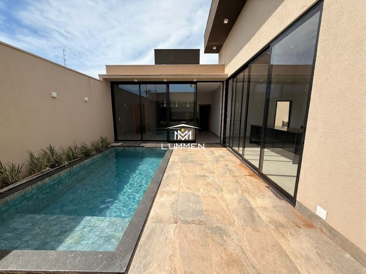 Casa, 3 quartos, 178 m² - Foto 1