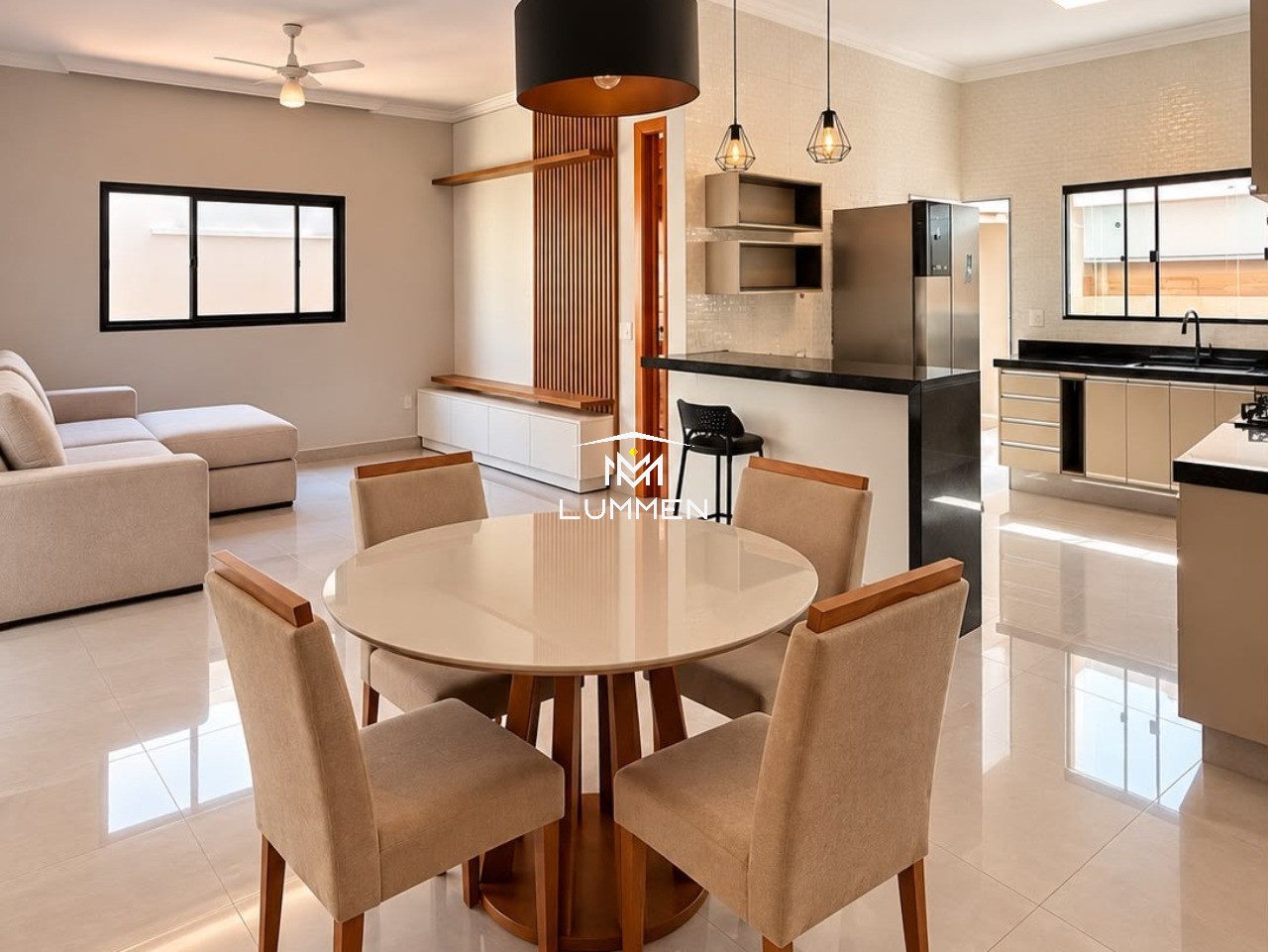 Casa, 3 quartos, 260 m² - Foto 1