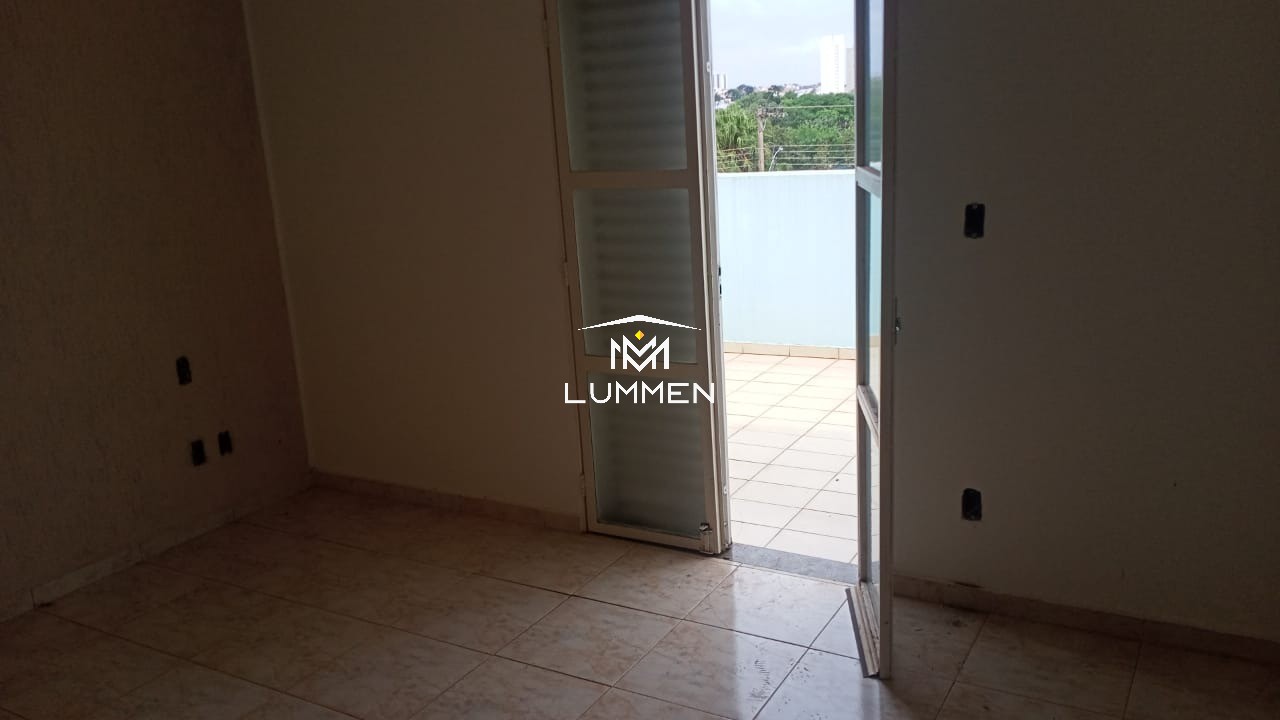 Casa, 3 quartos, 200 m² - Foto 2