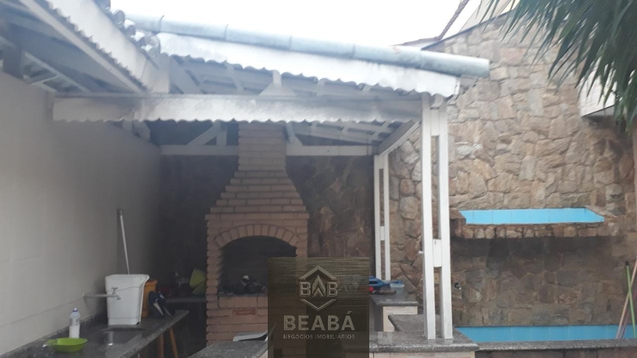 Casa, 3 quartos, 230 m² - Foto 1