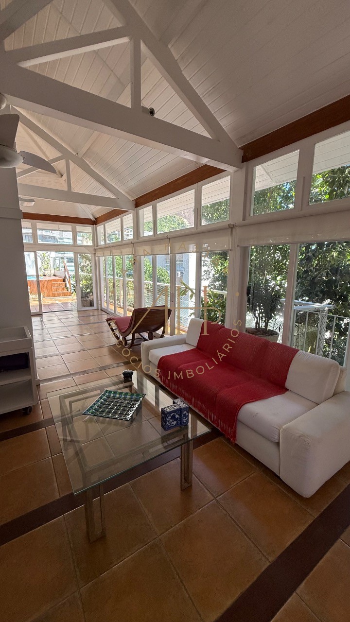 Casa, 4 quartos, 447 m² - Foto 1