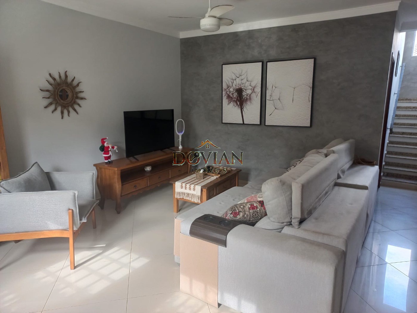 Casa, 3 quartos, 261 m² - Foto 1
