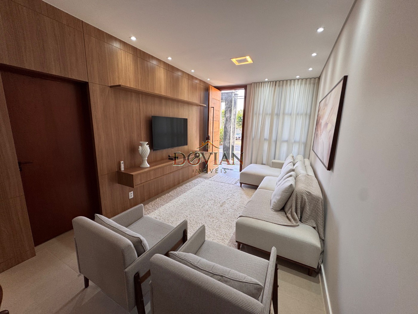 Casa, 4 quartos, 315 m² - Foto 1