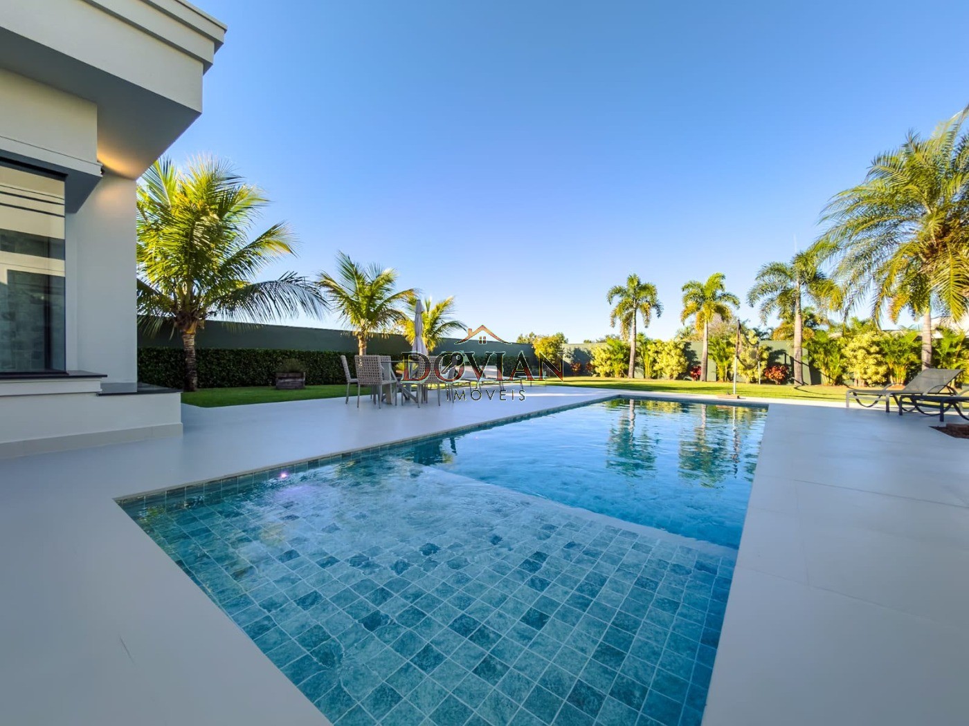 Casa, 4 quartos, 1244 m² - Foto 1