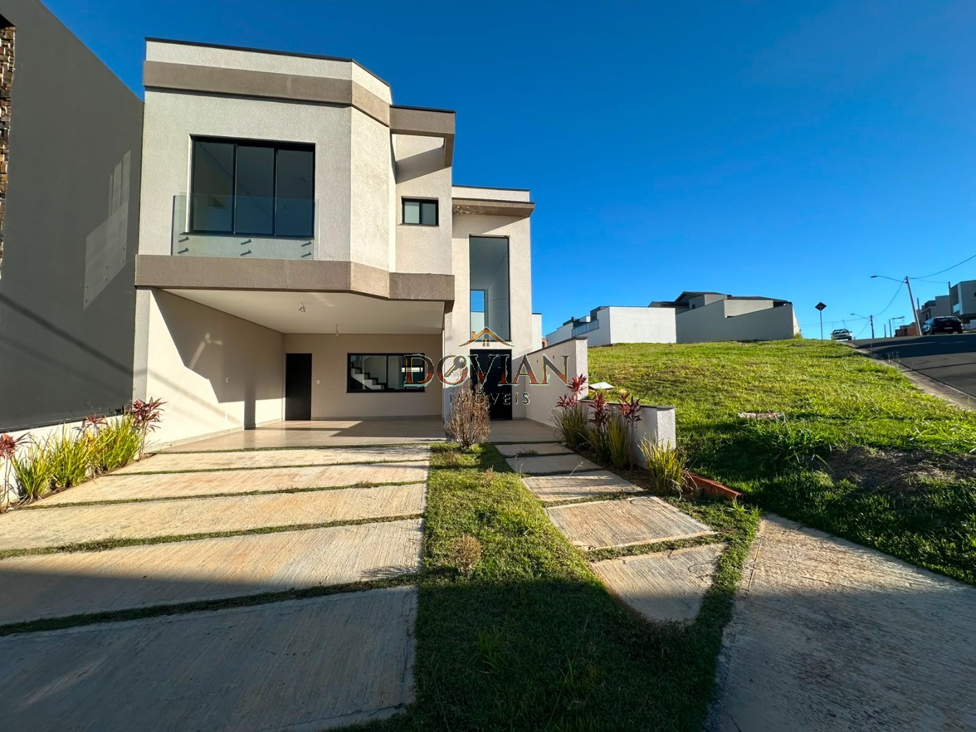 Casa, 3 quartos, 245 m² - Foto 1