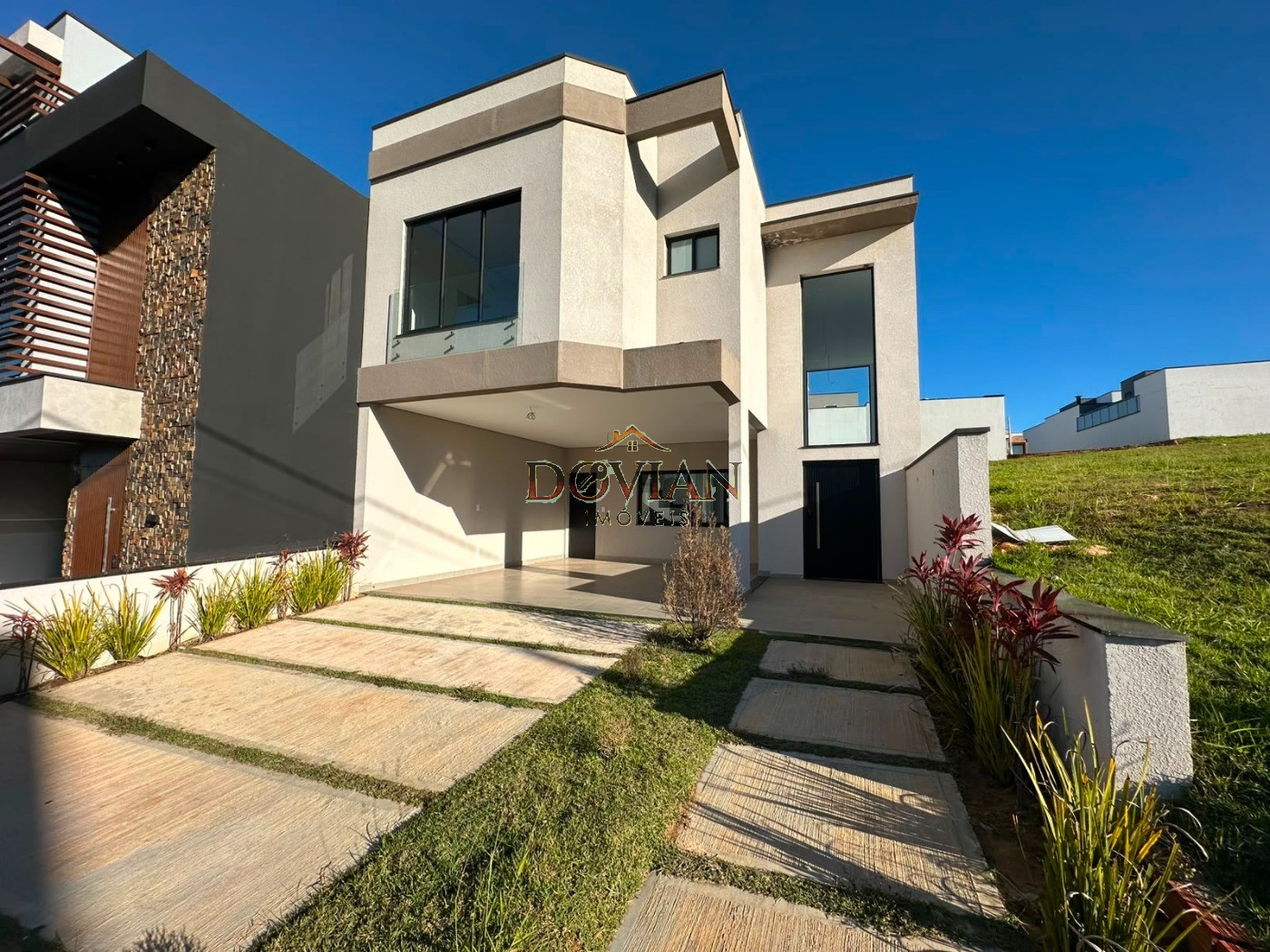 Casa, 3 quartos, 245 m² - Foto 2