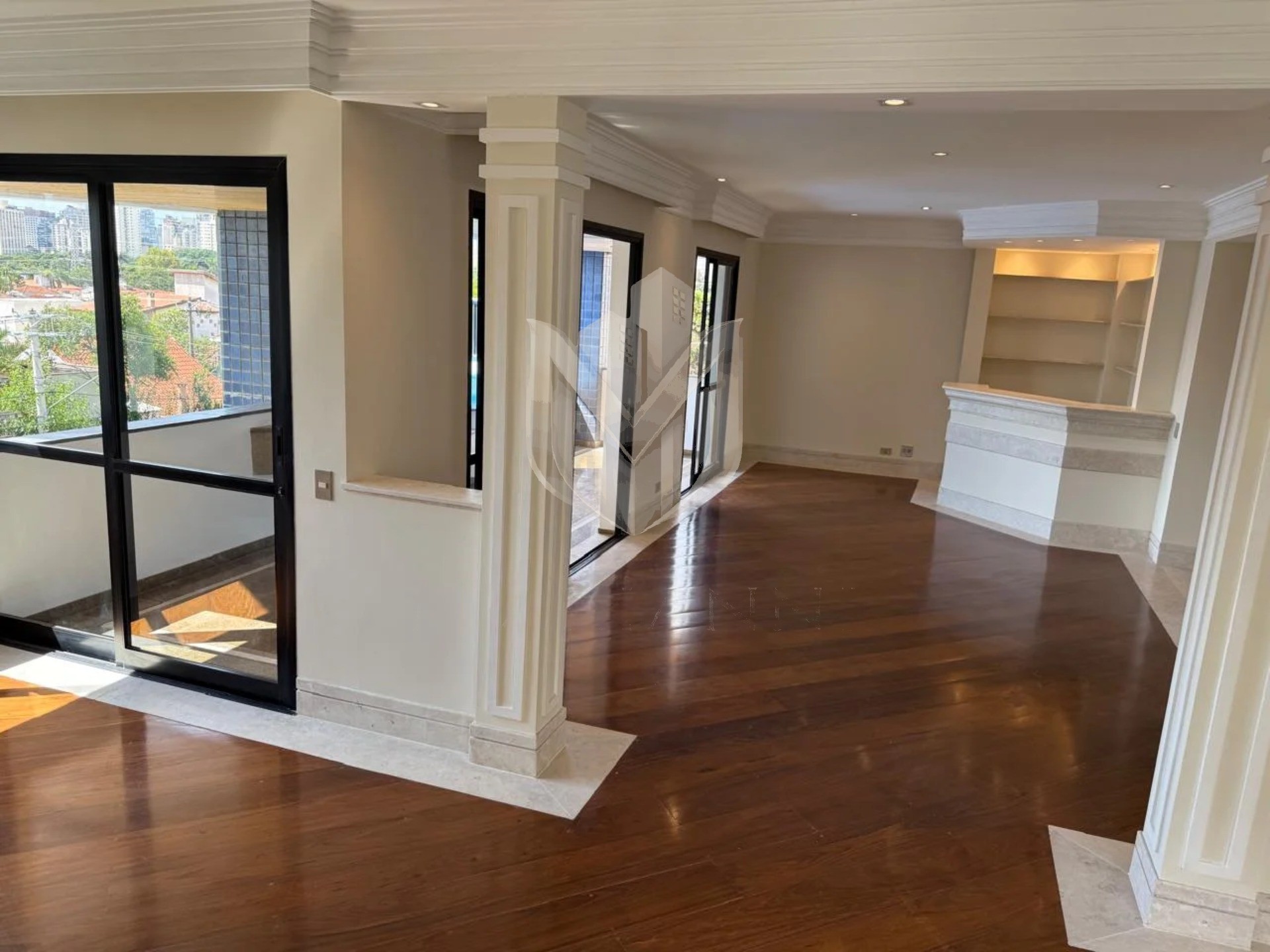 Apartamento, 3 quartos, 216 m² - Foto 1