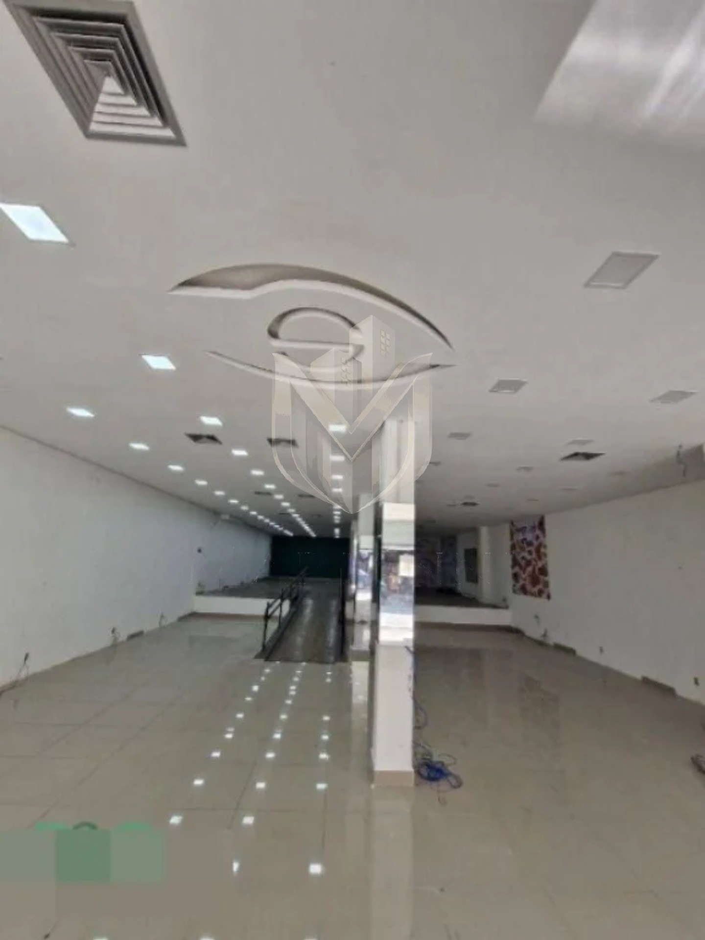 Loja-Salão, 960 m² - Foto 1