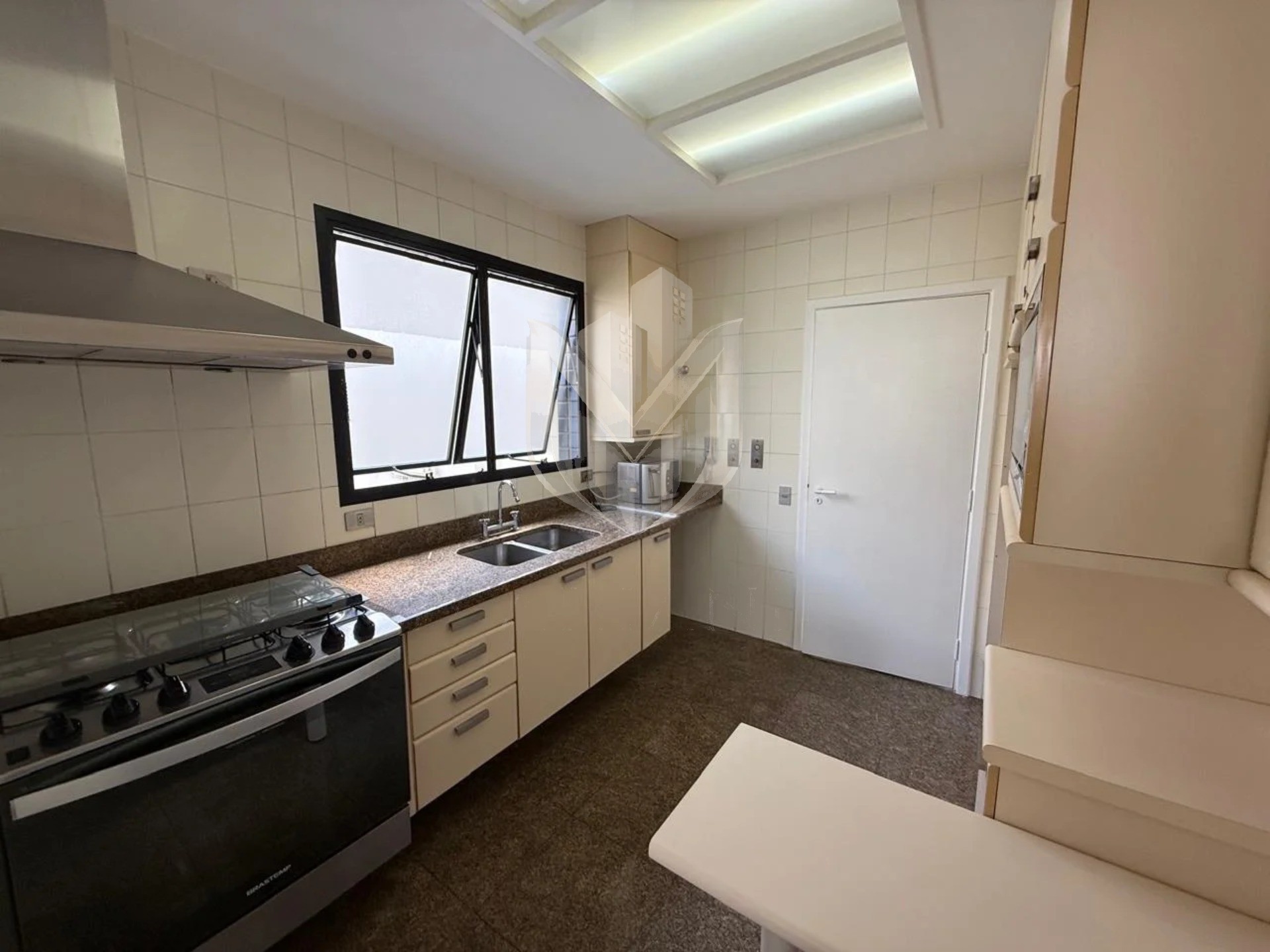 Apartamento, 3 quartos, 216 m² - Foto 2