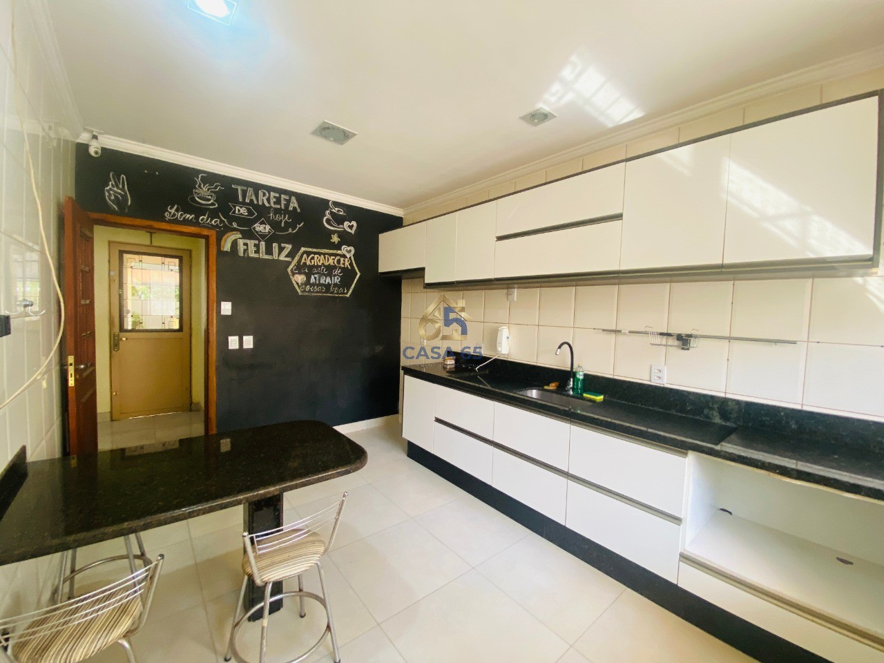 Casa, 4 quartos, 293 m² - Foto 1