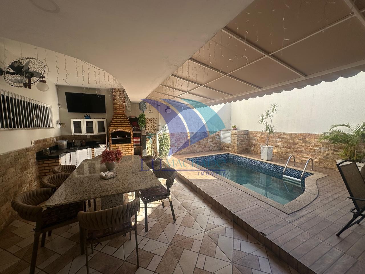 Casa, 4 quartos, 225 m² - Foto 3