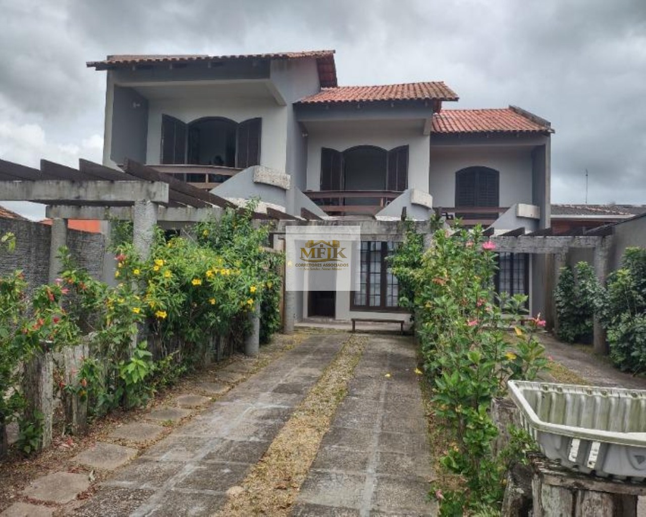 Casa, 6 quartos, 75 m² - Foto 1