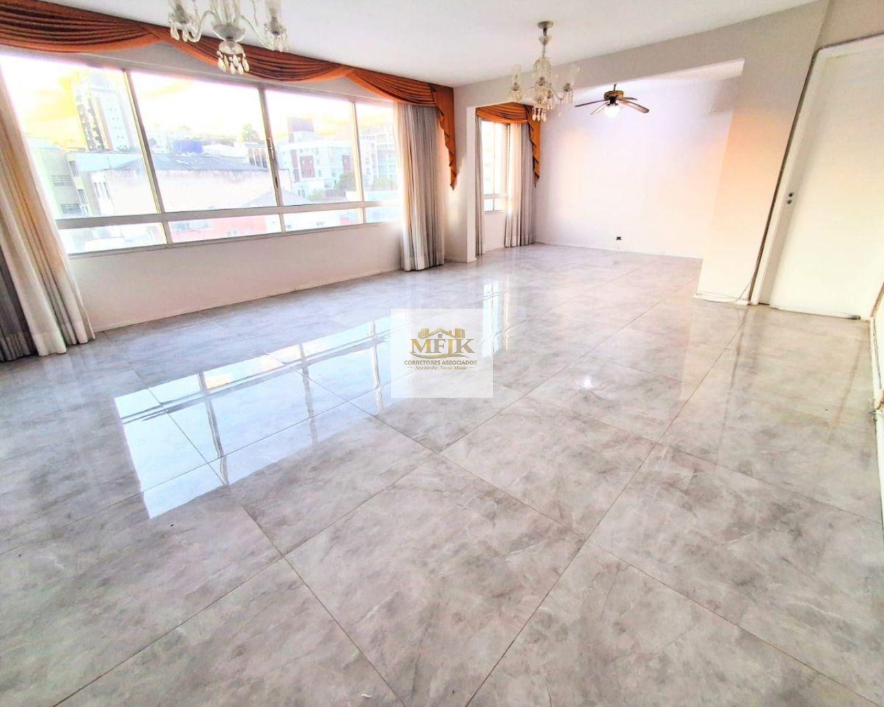 Apartamento, 3 quartos, 140 m² - Foto 2
