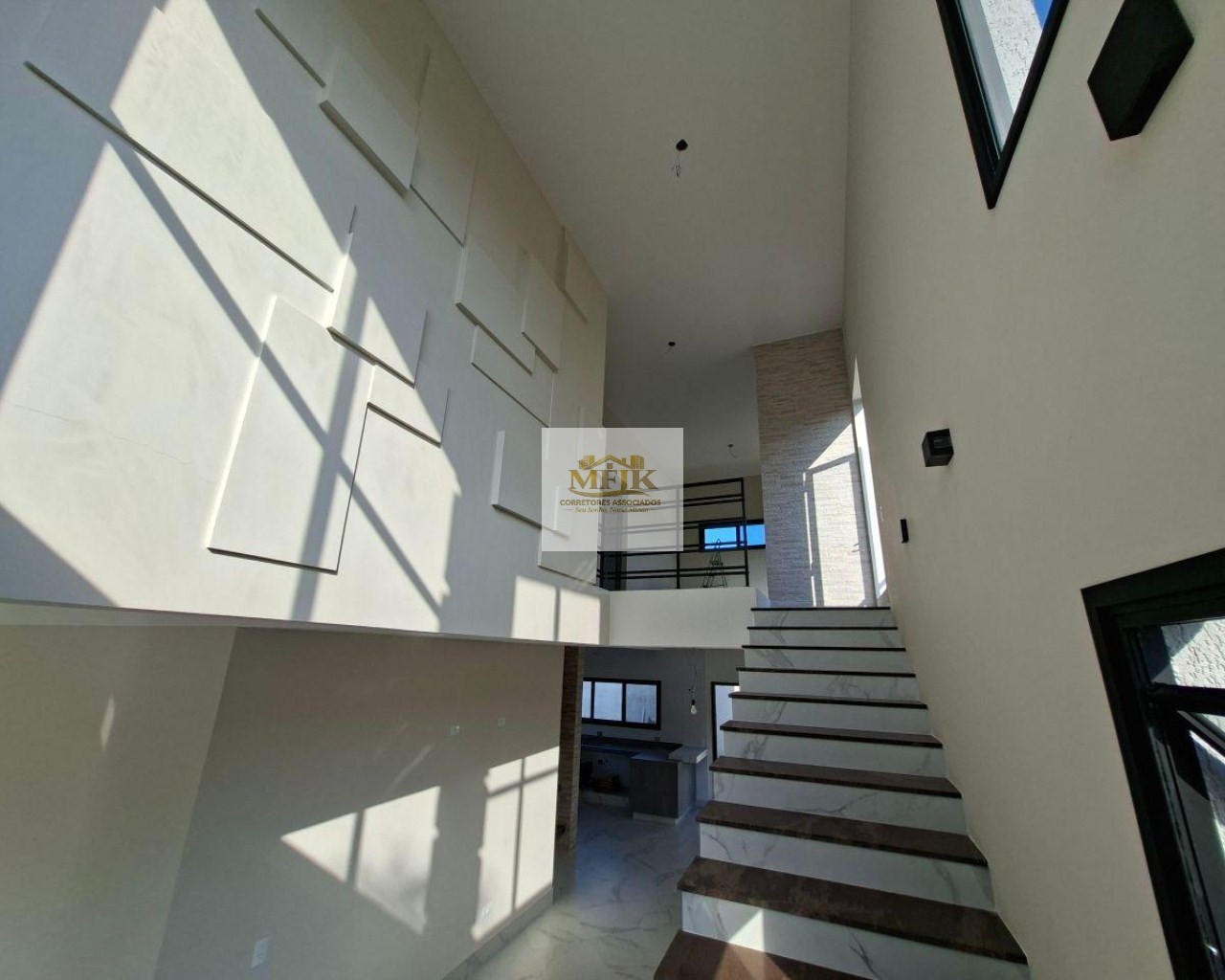 Casa, 3 quartos, 214 m² - Foto 2