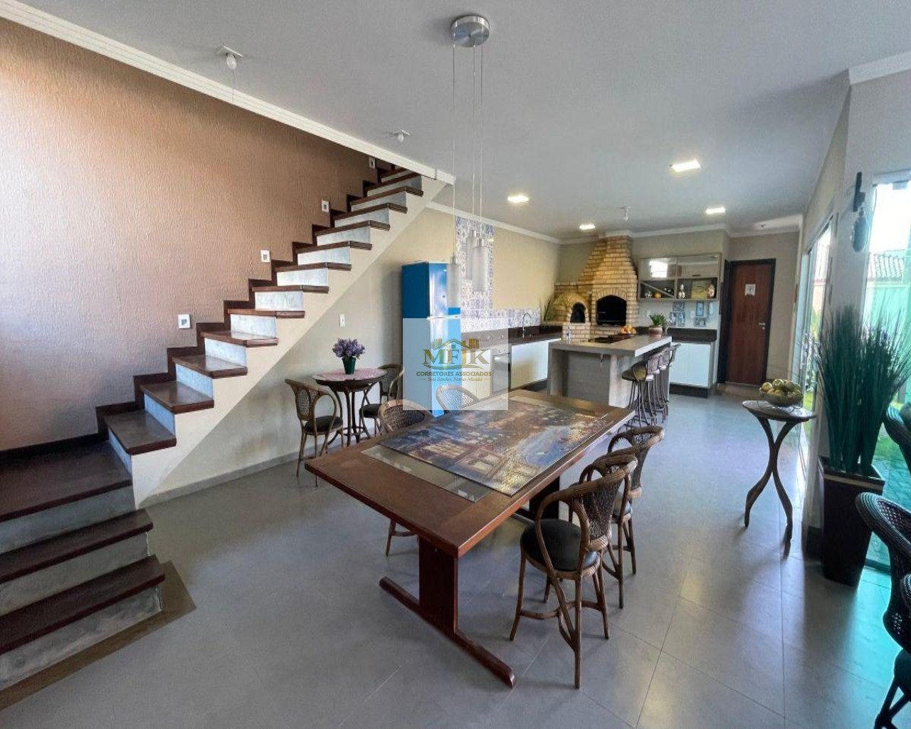 Casa, 3 quartos, 214 m² - Foto 2