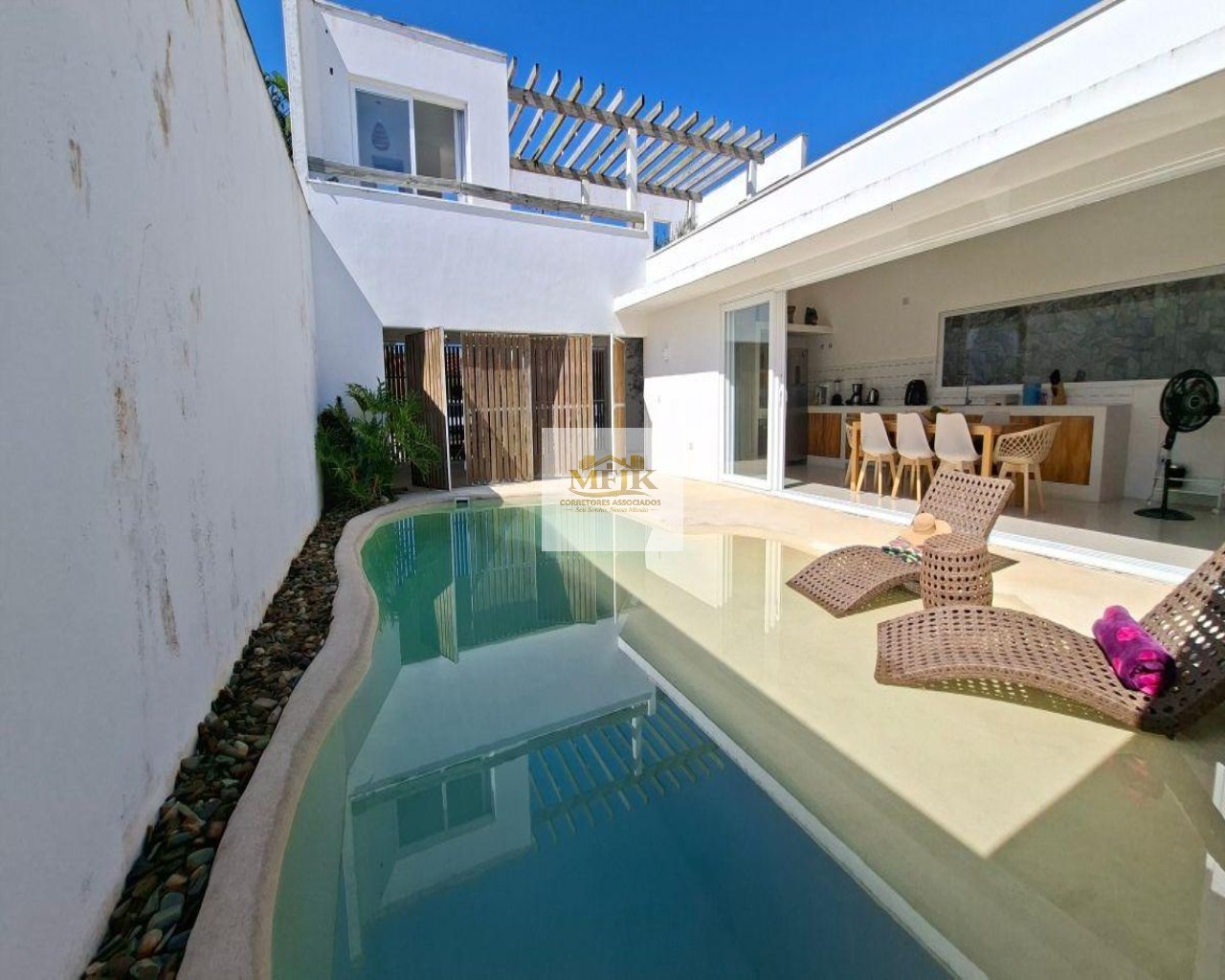 Casa, 3 quartos, 234 m² - Foto 1