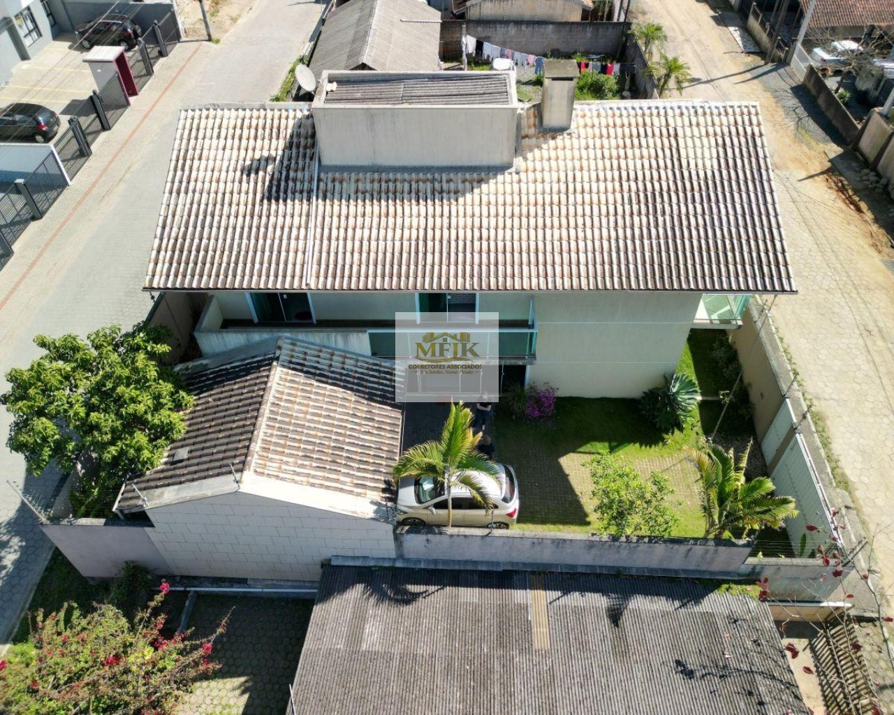 Casa, 3 quartos, 214 m² - Foto 1