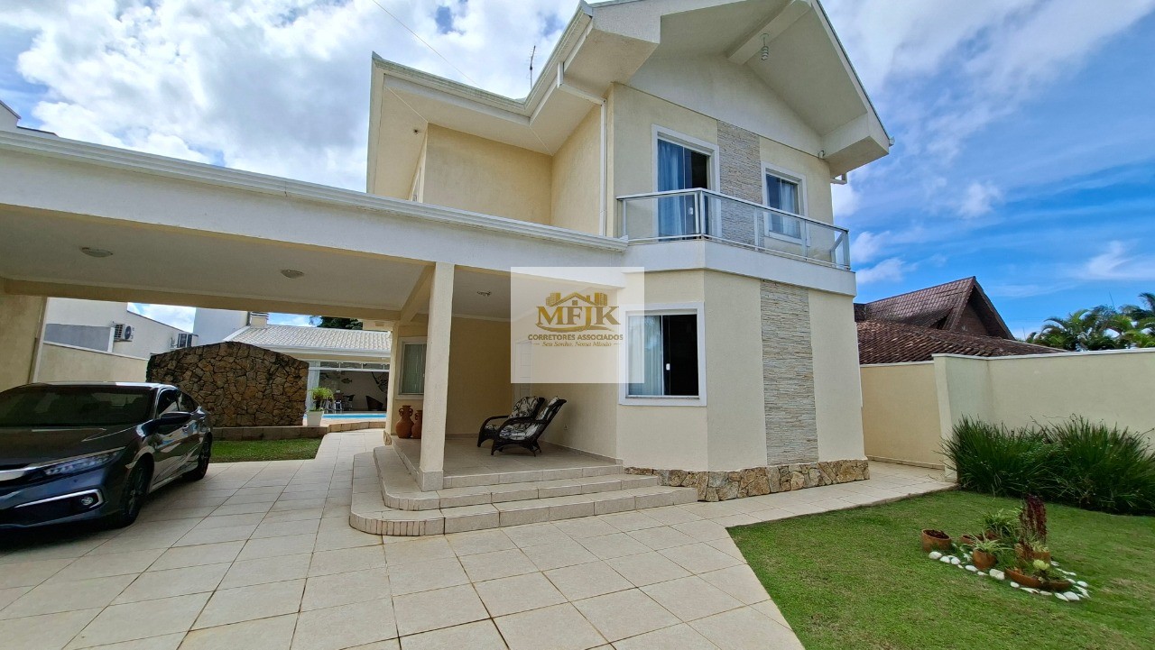 Casa, 3 quartos, 216 m² - Foto 1