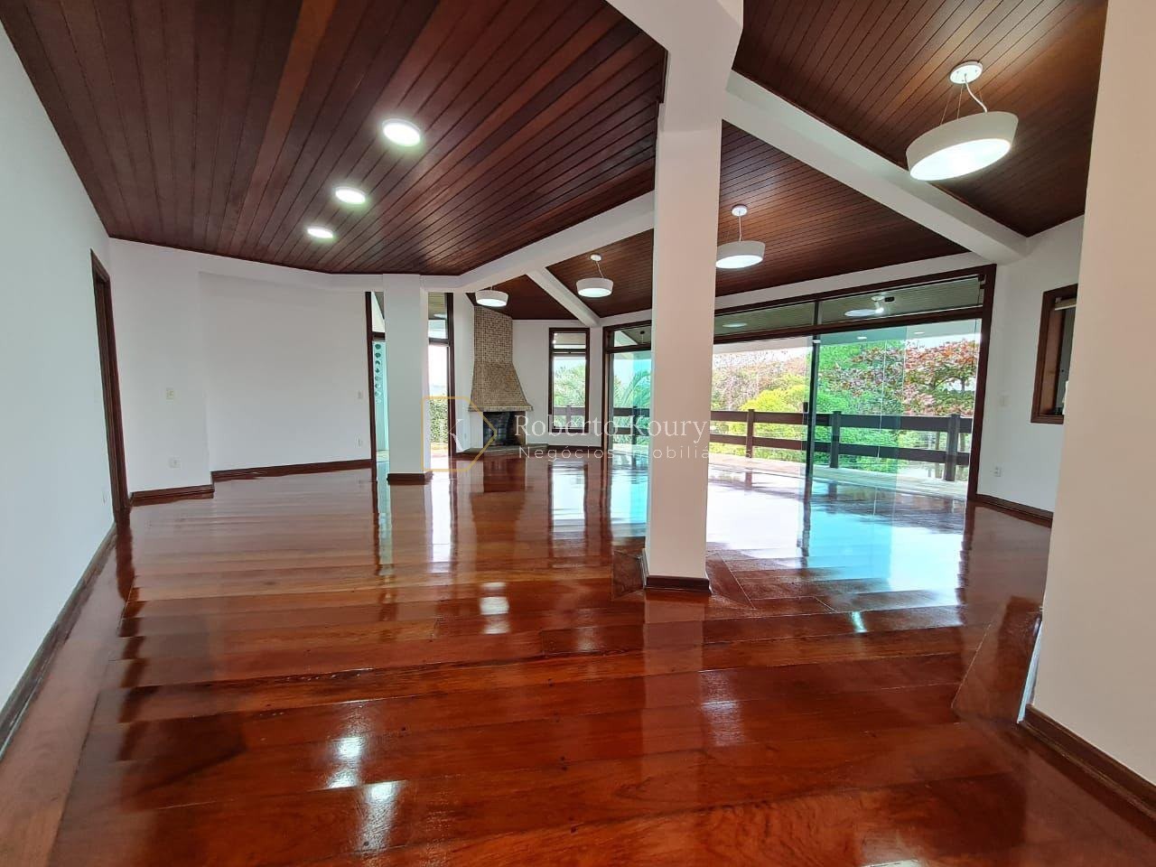 Casa, 4 quartos, 308 m² - Foto 1