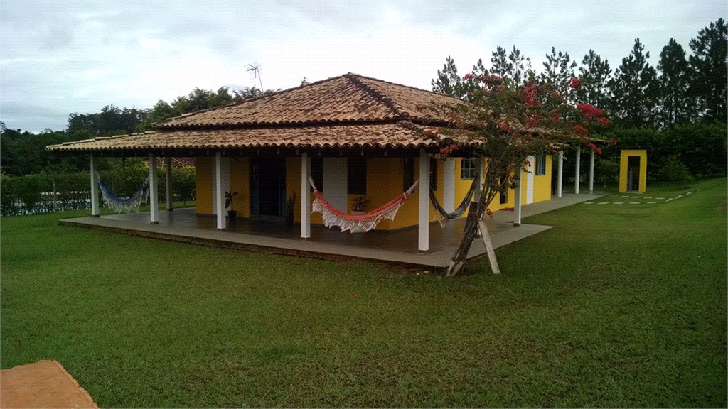 Chácara, 3 quartos, 2700 m² - Foto 1