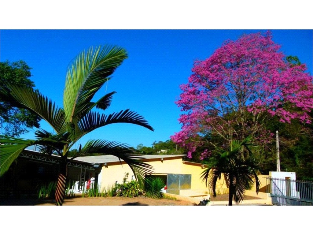 Chácara, 3 quartos, 2600 m² - Foto 1