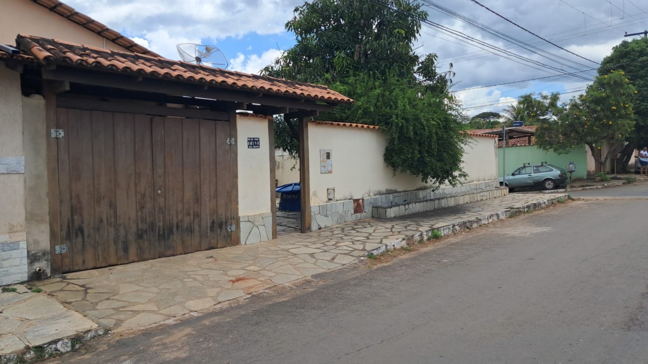 Casa, 3 quartos, 220 m² - Foto 1