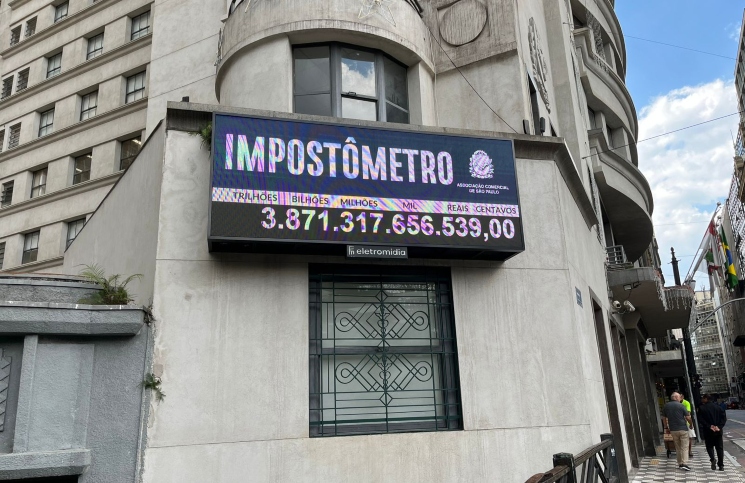 Feliz Natal? Brasileiros pagam R$ 3,9 trilhões em tributos em 2025