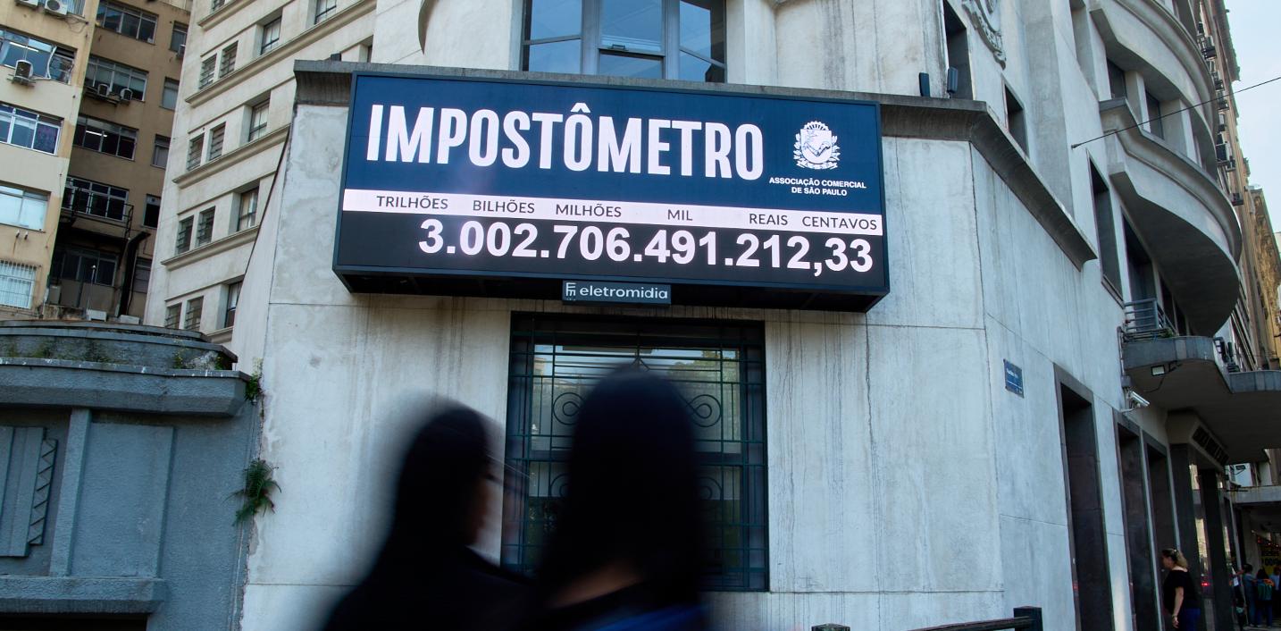 Impostômetro atinge R$ 3 trilhões e antecipa marca em relação a 2025