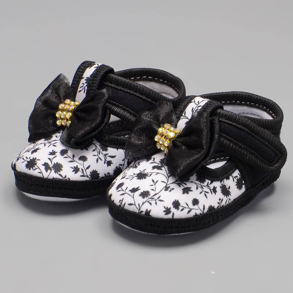 sapato preto para bebe