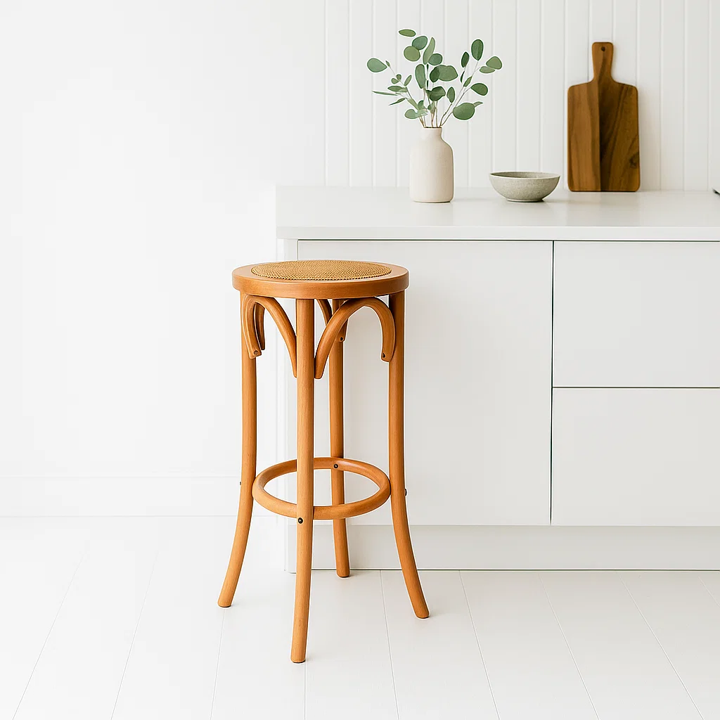 Banco de Diseño Retro en Madera con Asiento Trenzado