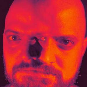 Breno Go?es apresenta seu novo show “Dobra” no Teatro Sergio Porto