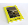 Museu Oscar Niemeyer - coleção permanente é uma obra que retrata a instituição conectada com seu tempo e, por meio dele, uma oportunidade para conhecer os princípios, conceitos e escolhas que regem a museologia contemporânea. O livro apresenta fotos de peças do MON acompanhadas de textos elucidativos de colecionadores ou dos curadores de cada coleção. 351 Páginas.<br />