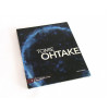 <p>Tomie Ohtake - Cole&ccedil;&atilde;o Grandes Pintores Brasileiros de Ana Paula Cavalcanti Simioni &eacute; um livro que destaca a import&acirc;ncia de tomie ohtake na arte brasileira. O livro &eacute; uma cole&ccedil;&atilde;o de obras de Ohtake, que incluem pinturas, esculturas, gravuras e desenhos. Ele &eacute; conhecido por suas cores vibrantes, formas geom&eacute;tricas e pinceladas expressivas. O livro &eacute; uma oportunidade para os amantes da arte e da hist&oacute;ria da arte brasileira conhecer melhor a obra de Ohtake e apreciar sua contribui&ccedil;&atilde;o ao mundo da arte.88 P&aacute;ginas.</p>
