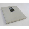 Gonçalo Ivo - Oratório - Luiz Eduardo Meira de Vasconcelos - A Capela - Este livro cujo tema é a produção pictórica de Gonçalo Ivo, posterior ao se Réquiem 92008), composto de 18 pinturas no formato 35X 24 cm, nasceu de uma provocação, no sentido de trazer á voz uma fala que, entre, entre outras coisas, guarda valor religioso e se encanta no que passa á frente da vida cotidiana. capa dura com sob capa - 264 Páginas