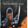 <p>Antonio Henrique Amaral - Obra em Processo - Textos de Edward J. Sulivan, Frederico Morais e Maria Alice Milliet - Imagens inquietantes e perturbadoras que comovem e promovem a reflex&atilde;o sobre a condi&ccedil;&atilde;o humana e a realidade que nos cerca. Assim &eacute; a obra de Antonio Henrique Amaral, um mestre da pintura brasileira, agora reunida neste vigoroso livro de arte. Capa dura com sobre capa- 324 p&aacute;ginas - 30 x 30 cm</p>