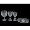 <p>Lote com 64 peças de cristal Prado bico de jaca, contendo: 24 taças para vinho tinto, 24 para vinho branco, 6 para cocktail de camarão e 10 pratinhos de bolo</p>