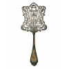 <p>Espátula de prata 800, com lâmina rendada vazada, ricamente cinzelada em decoração floral e vegetalista, cabo de desenho clássico com ornamentos em relevo - 26 cm - 158 g</p>