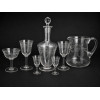 <p>Lote com 51 peças de cristal europeu, finamente lapidados, contendo: 10 taças para vinho tinto, 4 para vinho branco, 11 para vinho do porto, 12 para licor, 12 para champagne, 1 garrafa com tampa e 1 jarra</p>