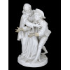 <p>Escultura em porcelana branca vitrificada, representando cena figurativa com ancião e jovem rapaz em atitude de amparo. Composição de caráter religioso ou alegórico, ricamente modelada, com atenção aos detalhes fisionômicos e aos panejamentos das vestes. Base oval integrada. Marca sob a base - 28 cm - Europa, séc XX - No estado</p>