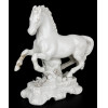 <p>Escultura de porcelana branca vitrificada, representando cavalo - 25 x 24 cm alt - Europa, séc XX - No estado</p>