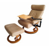 <p>Poltrona reclinável Stressless, da Ekornes (Noruega), estofada em couro, com apoio de cabeça ajustável, braços estofados, base giratória em madeira laminada, mesa lateral articulada e puff. - 97 cm alt.</p>