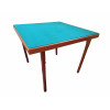 <p>Mesa de jogo, de madeira, de pernas retas, tampo quadrado forrado de feltro verde - 87 x 87 x 73 cm alt - Brasil, séc XX</p>
