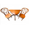 <p>Conjunto de mesa com duas cadeiras originais de Michael Thonet. Este modelo é um classico do mobiliario austriaco em madeira curvada criados para os Cafés de Viena. (modelo Nº 4/Daum)</p>